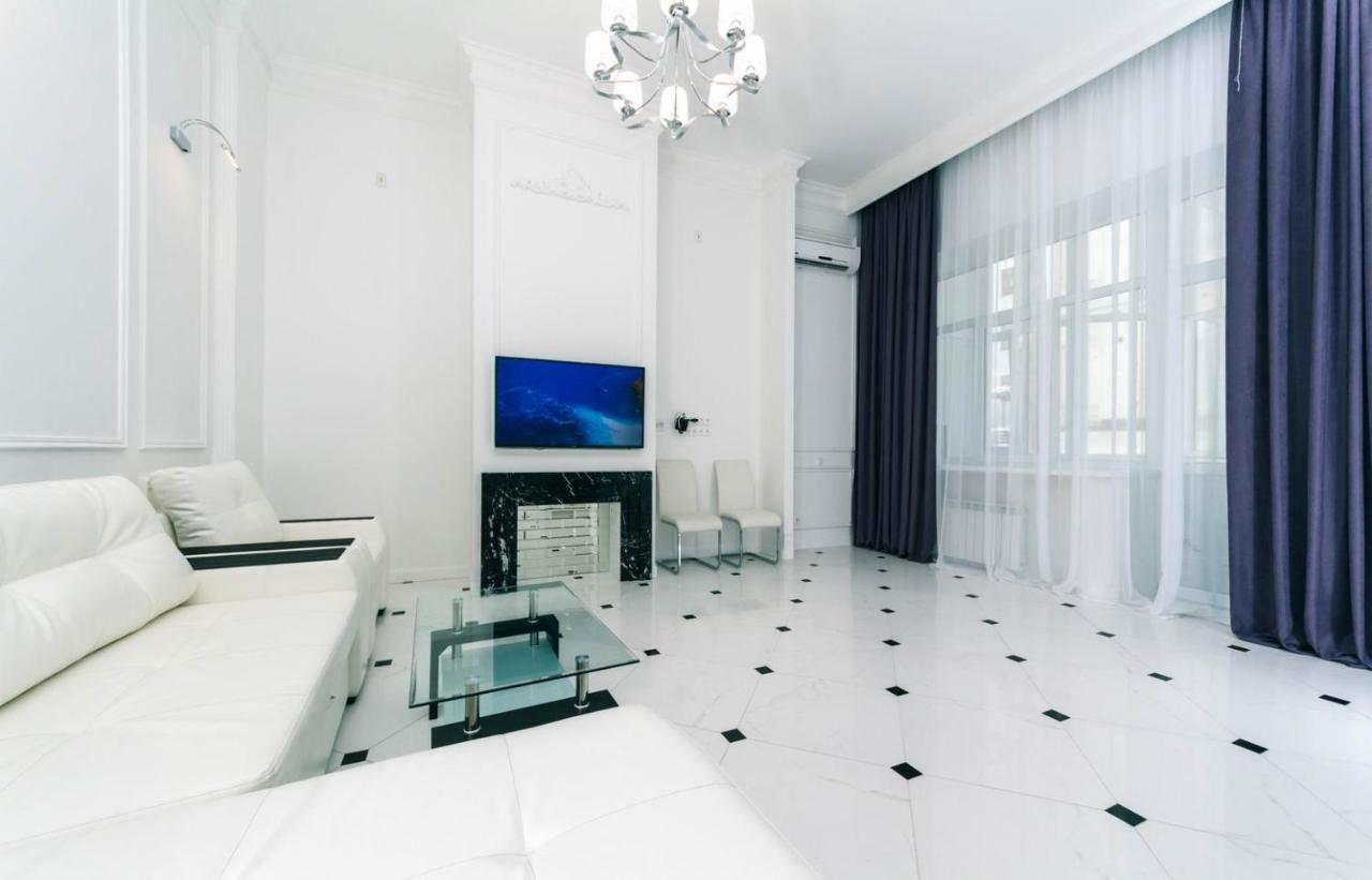 Vip Apartment Near Kreschatyk, 31А Pushkinska Street Kiev Eksteriør billede