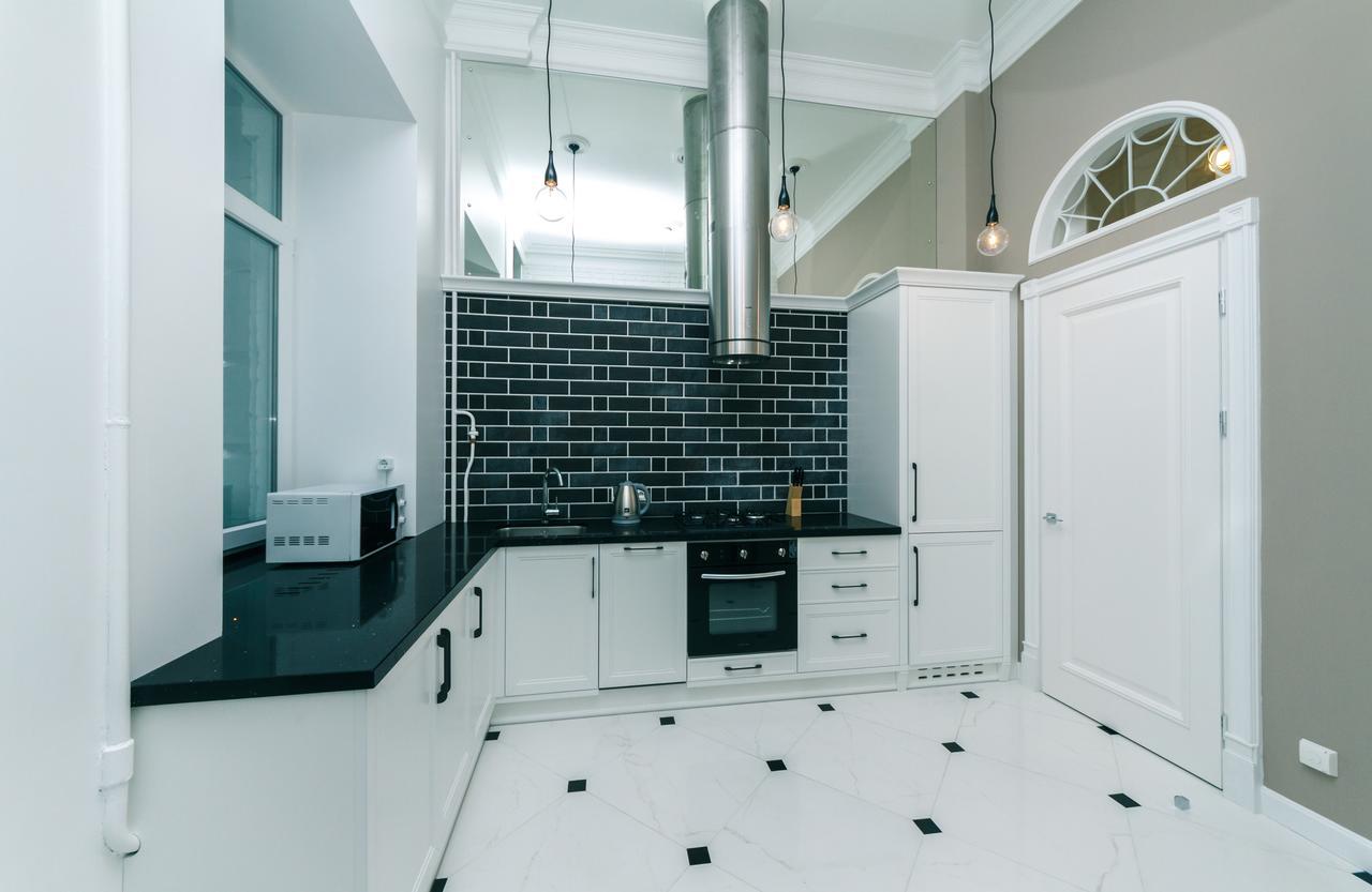 Vip Apartment Near Kreschatyk, 31А Pushkinska Street Kiev Eksteriør billede