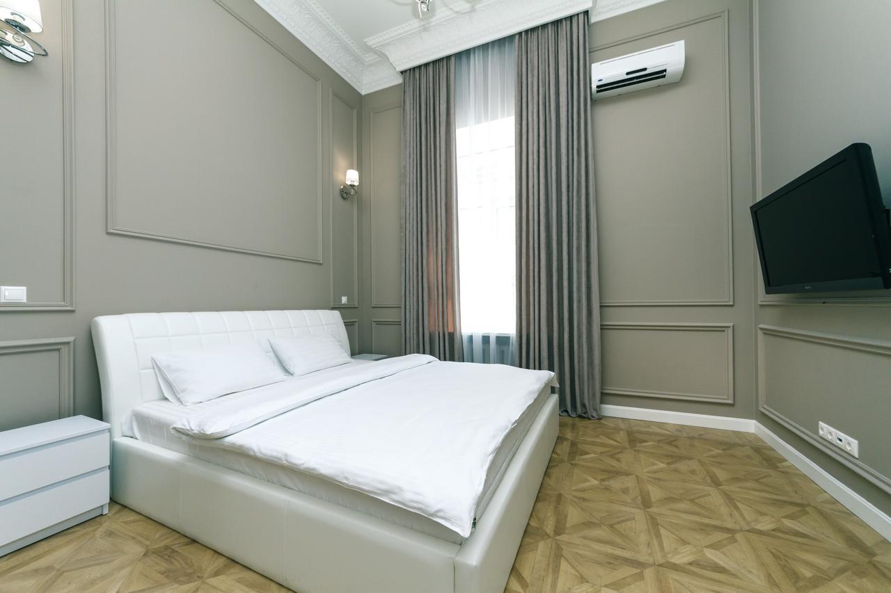 Vip Apartment Near Kreschatyk, 31А Pushkinska Street Kiev Eksteriør billede