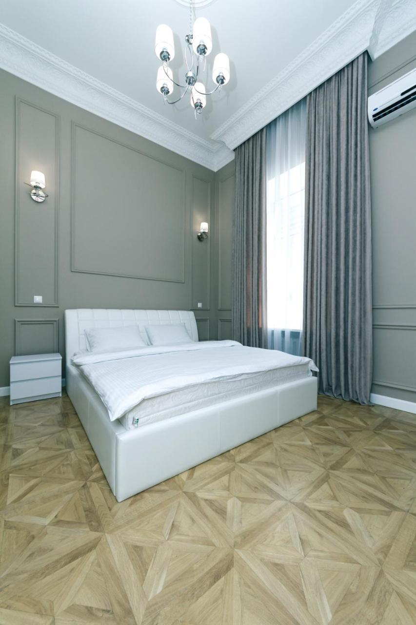Vip Apartment Near Kreschatyk, 31А Pushkinska Street Kiev Eksteriør billede