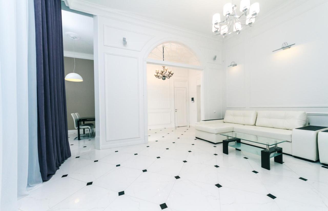 Vip Apartment Near Kreschatyk, 31А Pushkinska Street Kiev Eksteriør billede