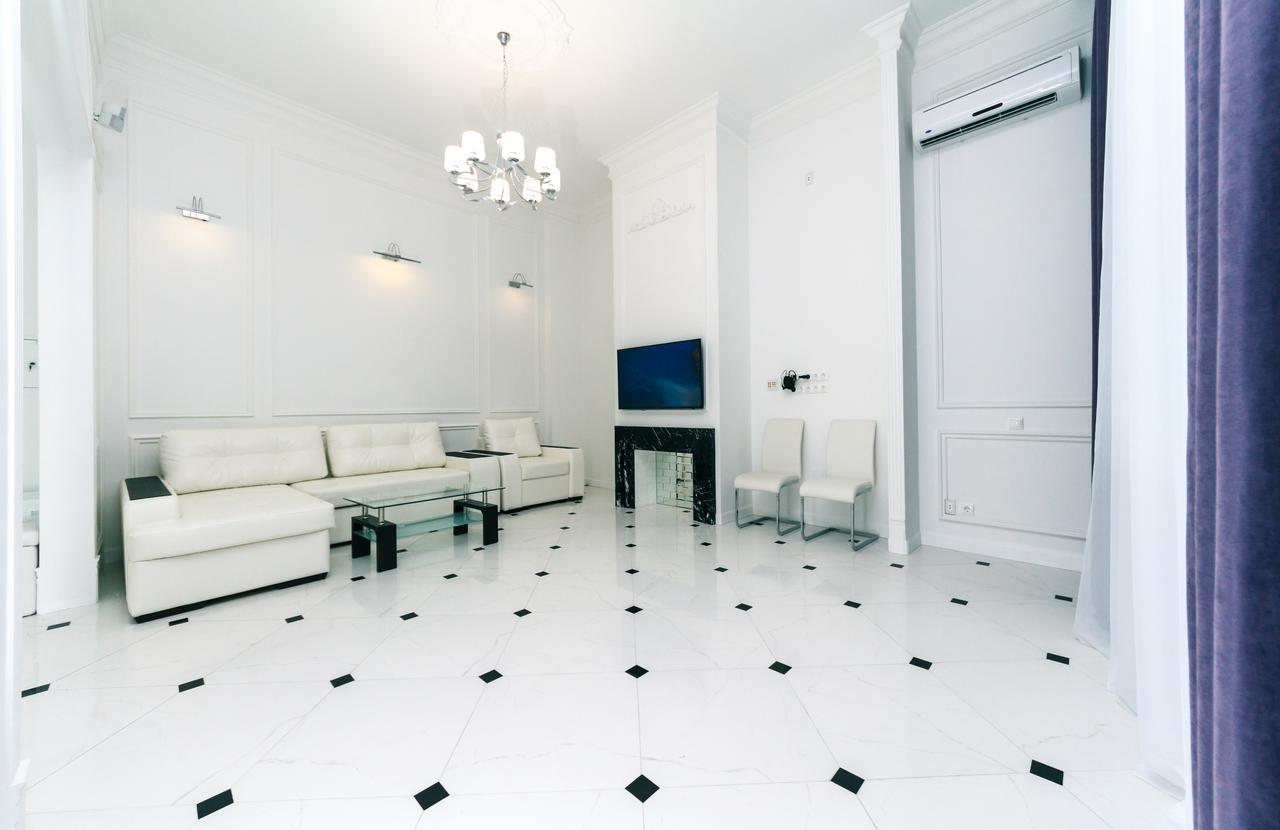 Vip Apartment Near Kreschatyk, 31А Pushkinska Street Kiev Eksteriør billede