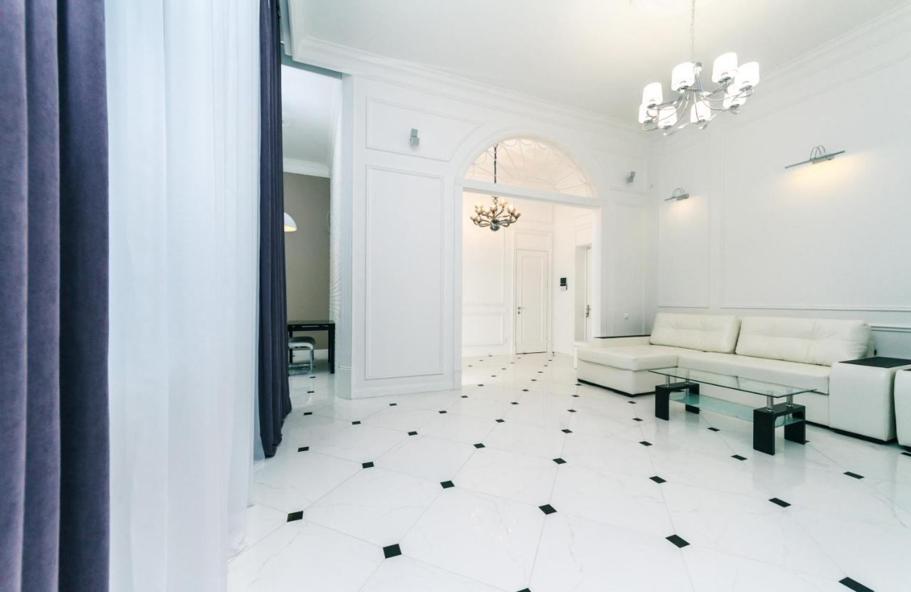 Vip Apartment Near Kreschatyk, 31А Pushkinska Street Kiev Eksteriør billede